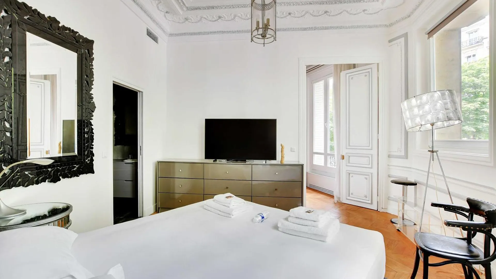 Magnificent Appt - 2bd-4p - Georges V - Champs-elysees *
