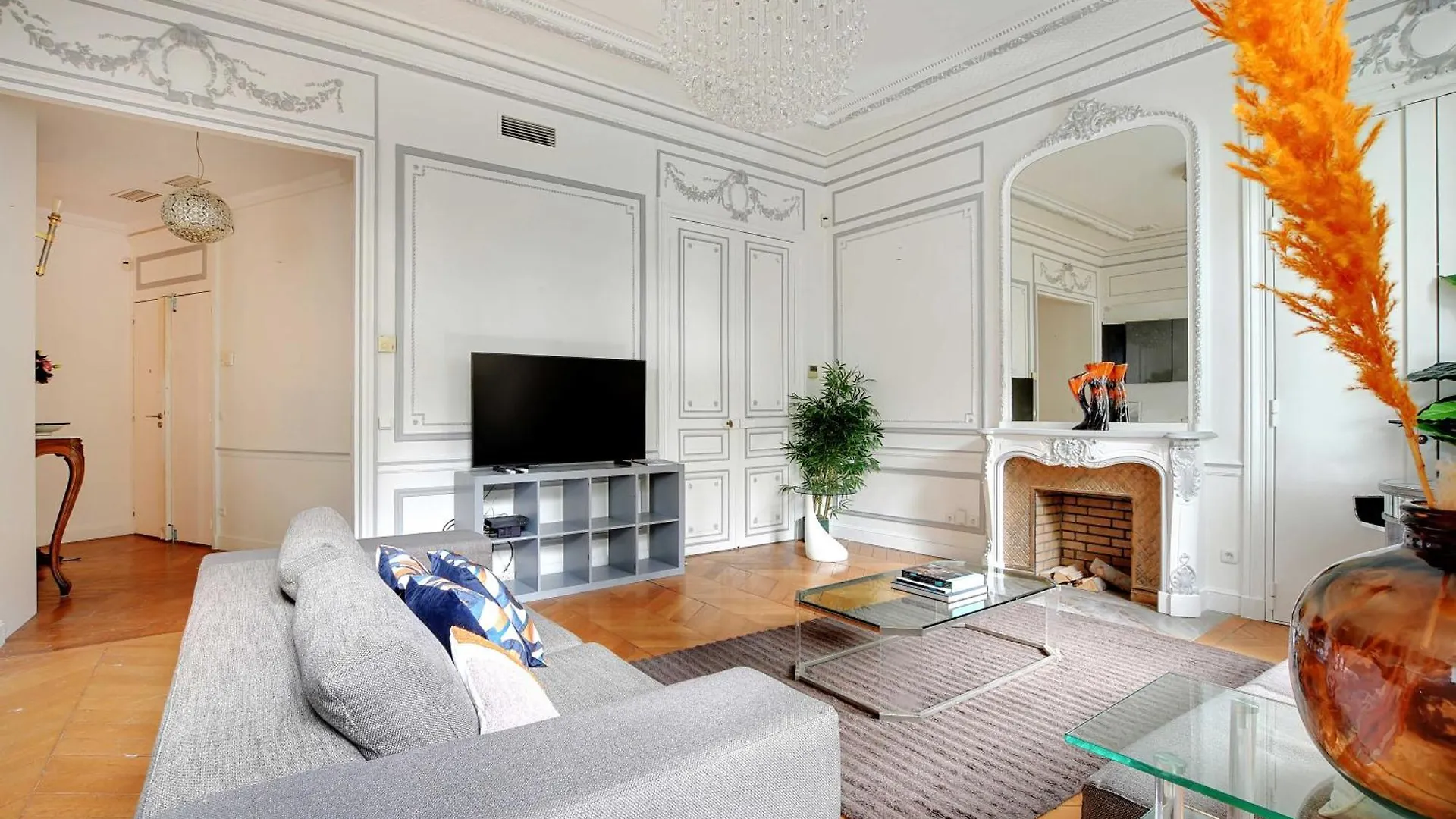 Magnificent Appt - 2bd-4p - Georges V - Champs-elysees Paris